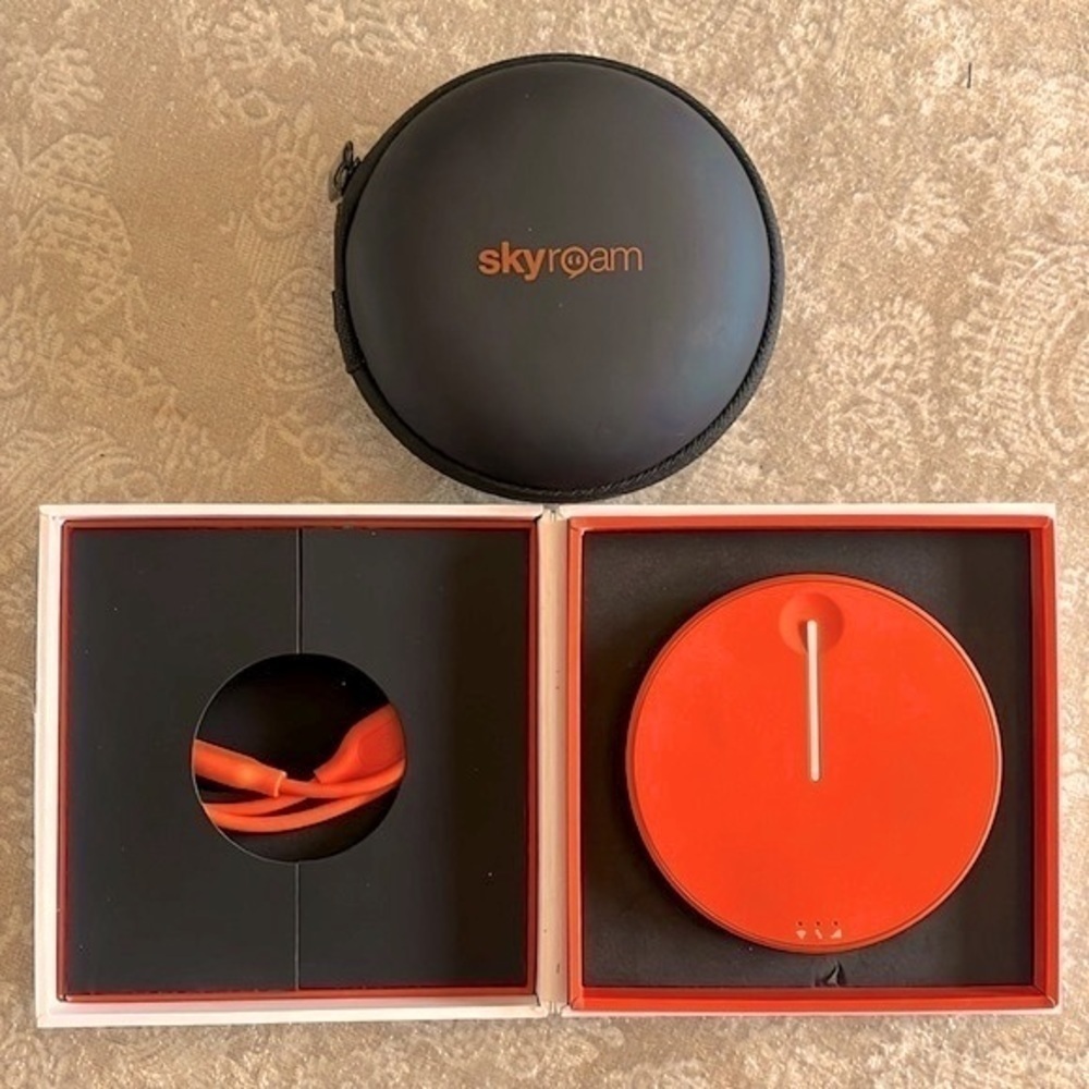 Skyroam Solis X Global WiFi Smartspot Mobile Hotspot & Power Bank Remote Camera